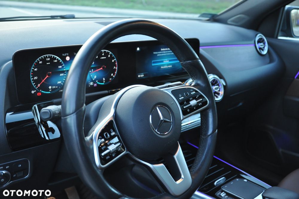 Mercedes-Benz GLA 200 Business Edition - 12