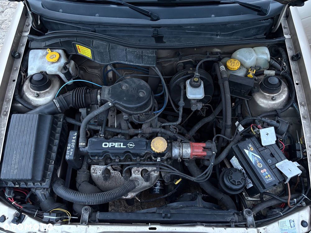 Opel Astra 1.4 Base - 12