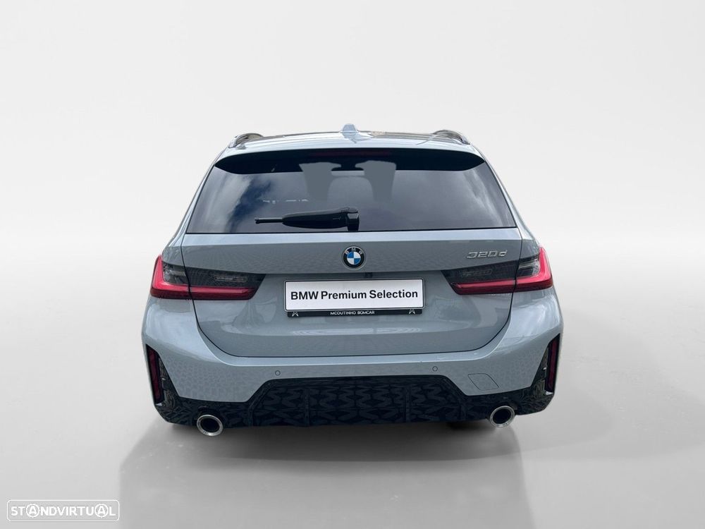 BMW 320 d Touring Pack Desportivo M Auto - 4