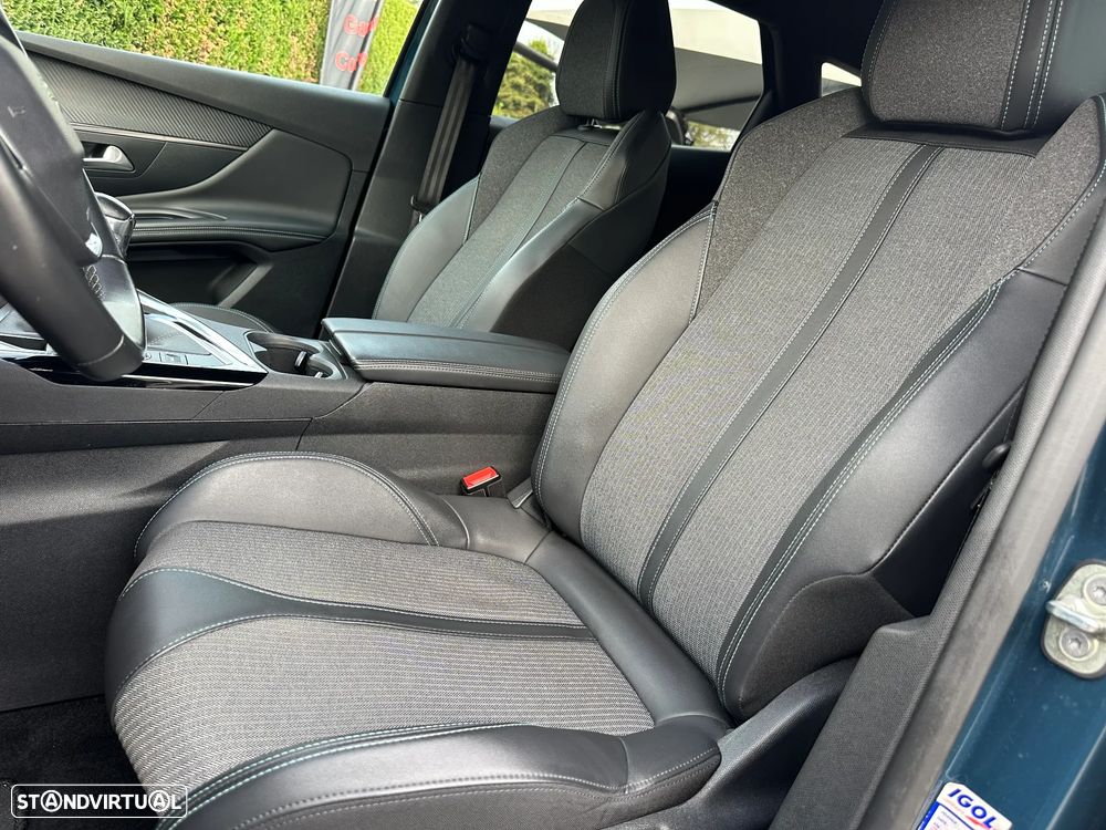 Peugeot 3008 PureTech 130 Stop & Start GPF Allure Business-Pack - 19