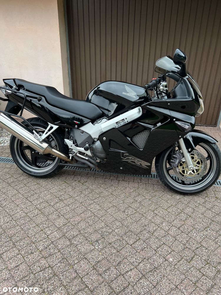 Honda VFR - 9