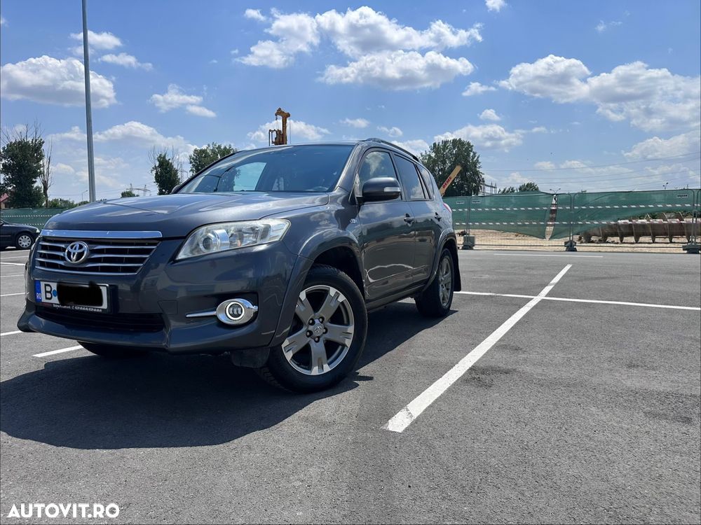 Toyota RAV4 2.2L D-CAT A/T Luxury - 11