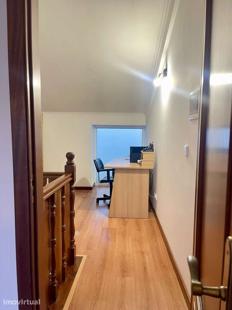 Apartamento T2 duplex com varanda e lugar de garagem - Grande imagem: 5/14