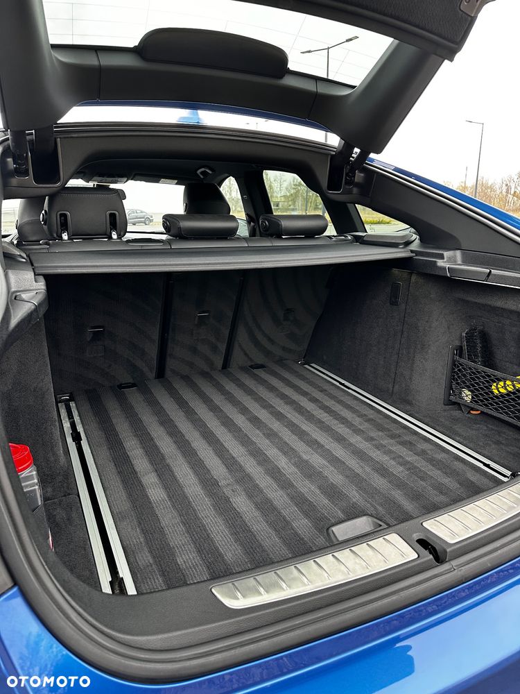 BMW 3GT 330i xDrive M Sport - 16