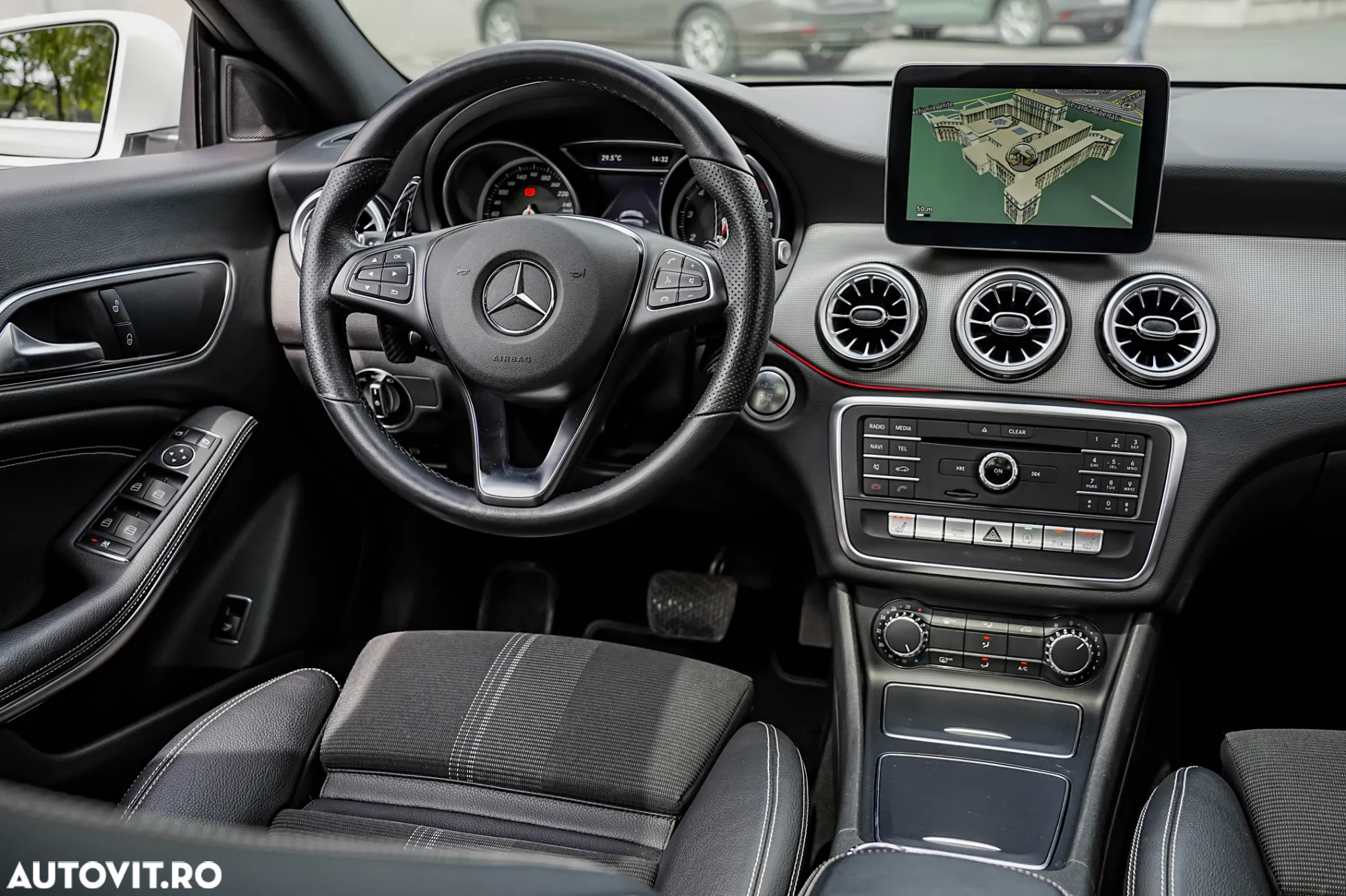 Mercedes-Benz CLA 180 7G-DCT AMG Line - 5