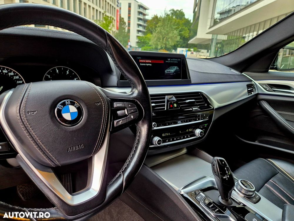 BMW Seria 5 520d xDrive AT - 13