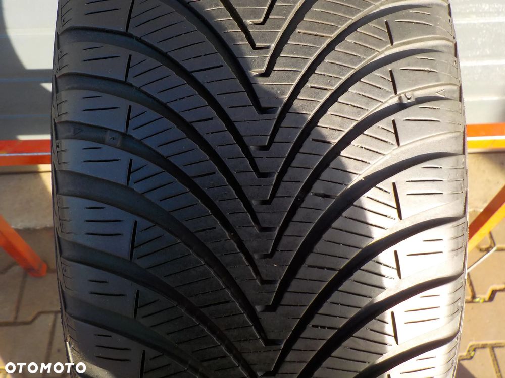 205/50 R17 93W OPONA POJEDYNKA KUMHO SOLUS 4S HA32 DOT23 - 2