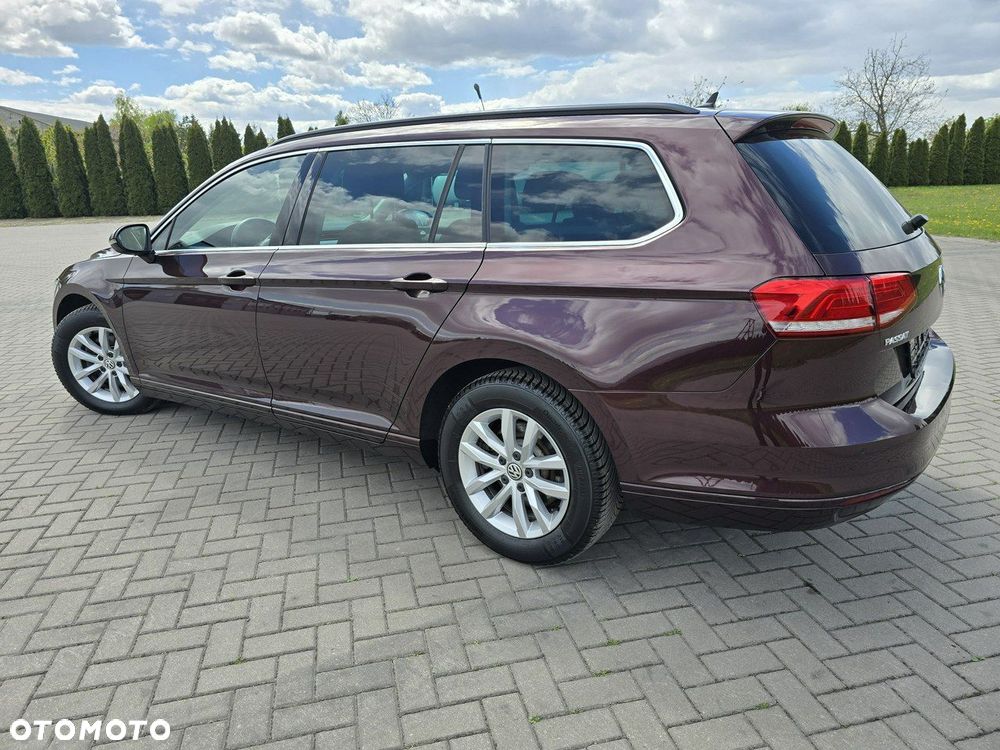 Volkswagen Passat - 12