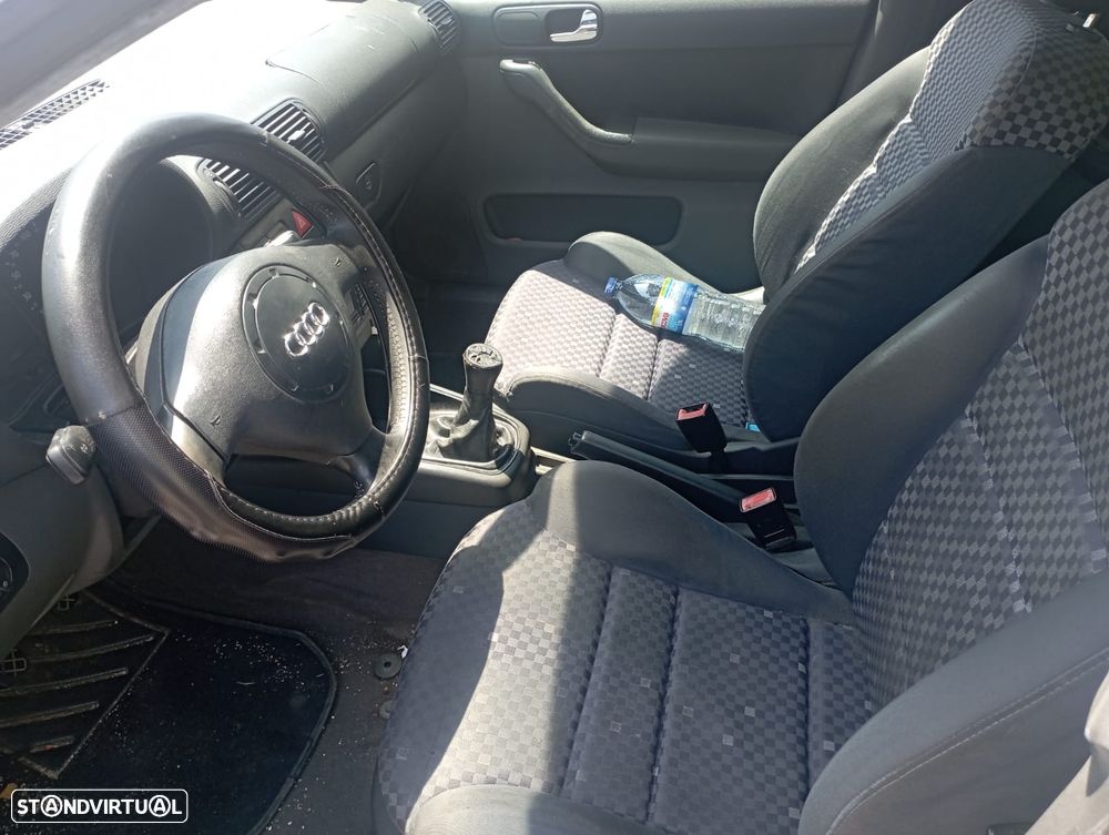 Audi A3 1.9 TDI Attraction - 3