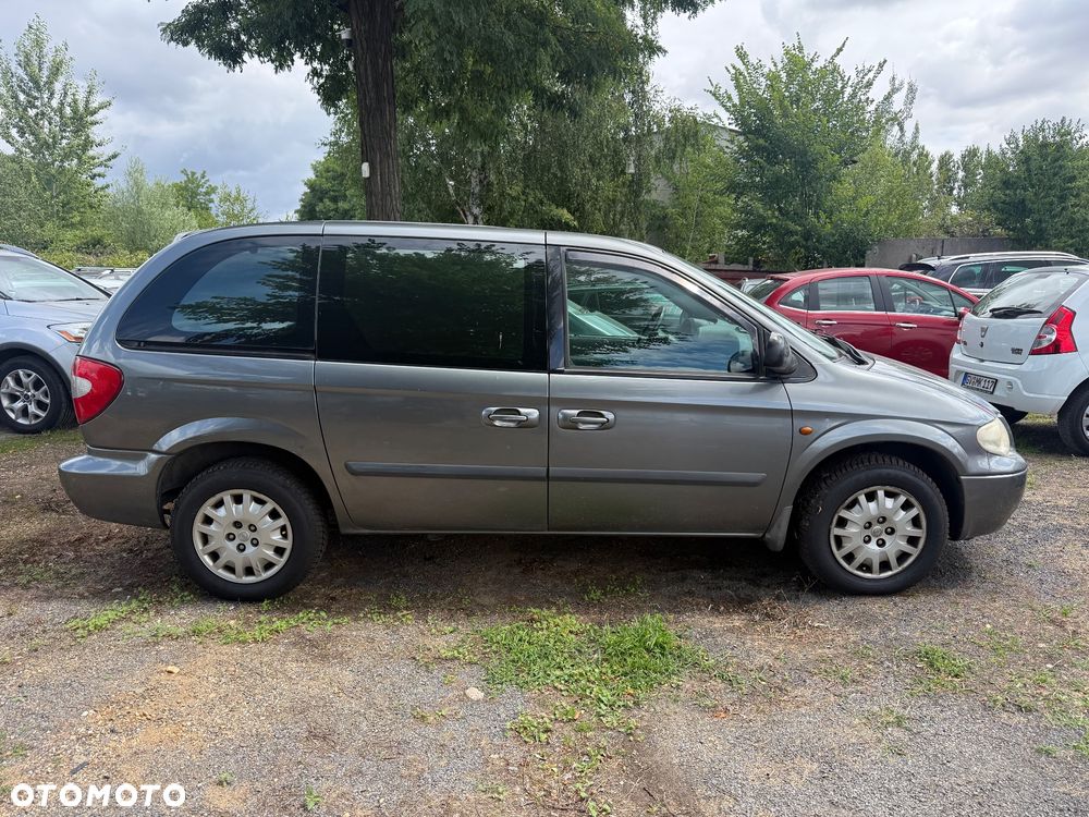 Chrysler Voyager 2.4 SE - 12