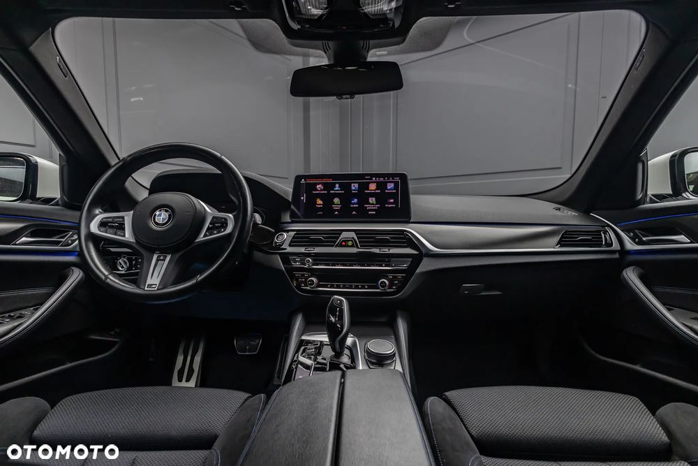 BMW Seria 5 520d xDrive mHEV M Sport sport - 11