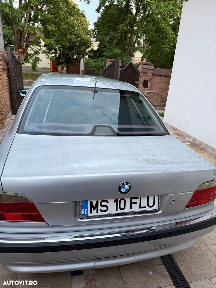 BMW Seria 7 - 10
