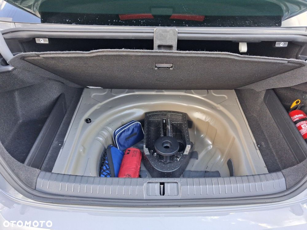 Volkswagen Passat - 38