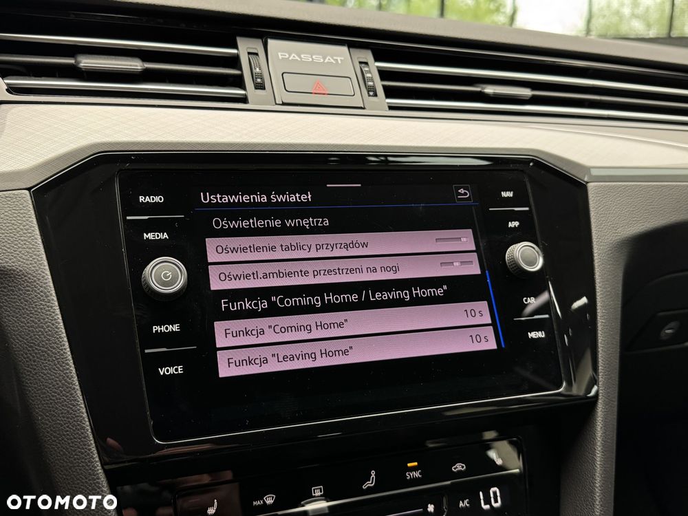 Volkswagen Passat - 32