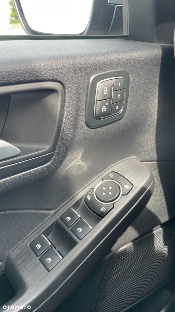 Ford Kuga - 12