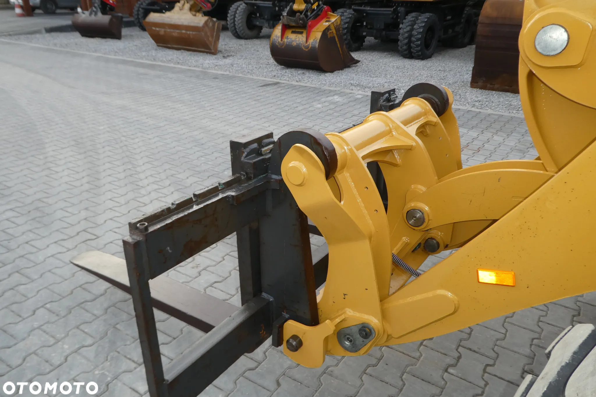 Caterpillar 914M Z NIEMIEC ŁYŻKA WIDŁY - 15