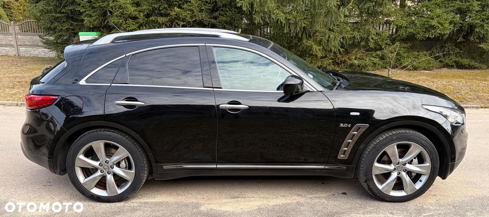 Infiniti QX70 - 7
