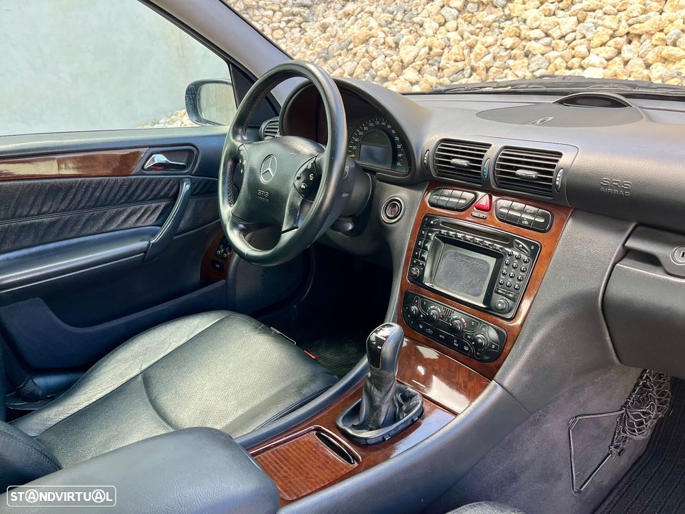 Mercedes-Benz C 200 - 23
