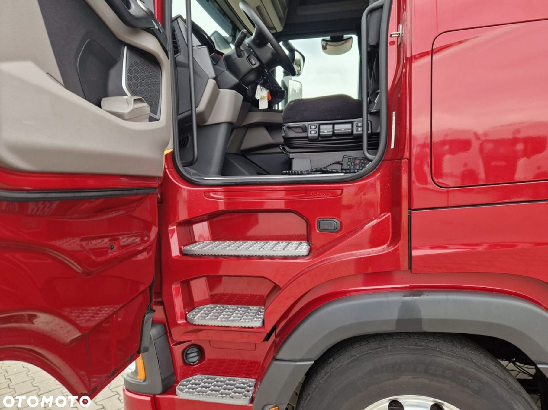Scania Bogata Wersja, Alu, Metalik, 4 Poduszki / Dealer S - 18