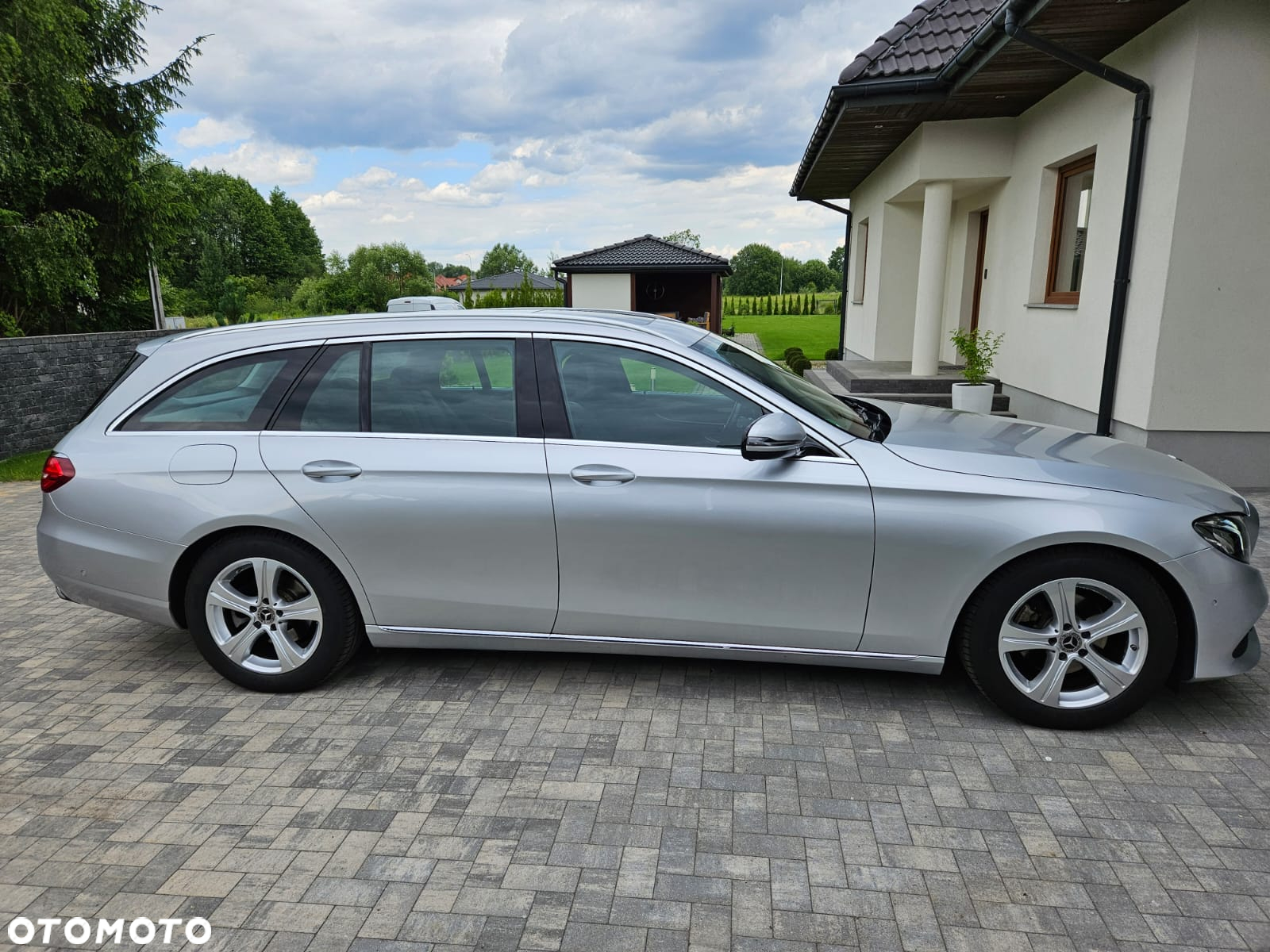 Mercedes-Benz Klasa E 220 d T 9G-TRONIC - 6