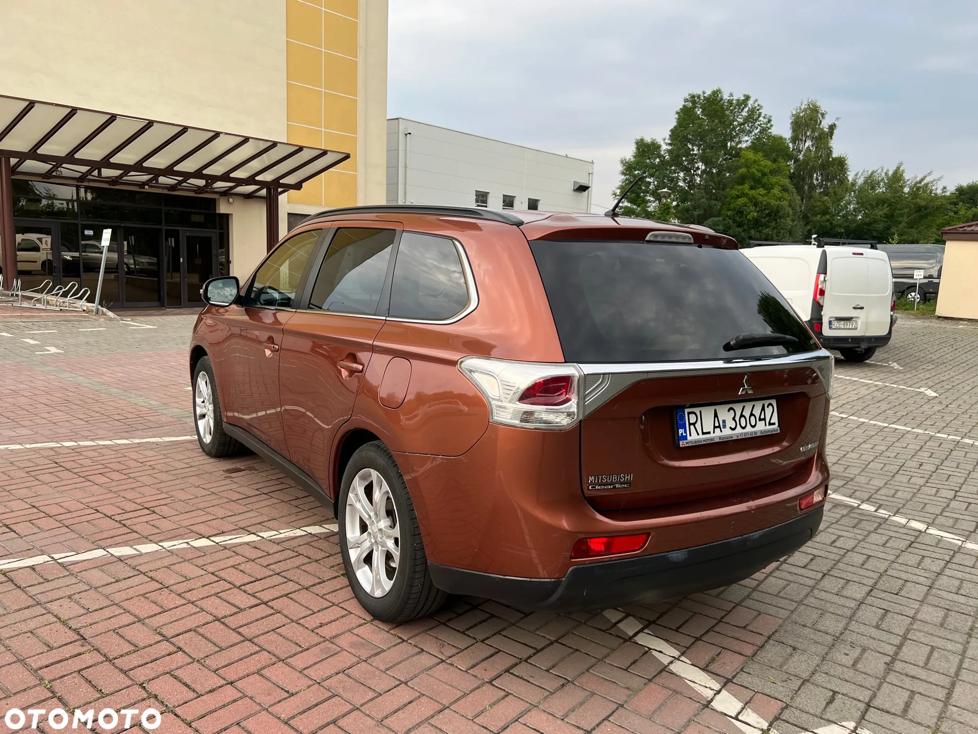 Mitsubishi Outlander 2.0 Intense + - 9