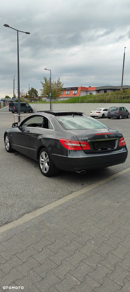 Mercedes-Benz Klasa E 250 CGI BlueEff - 6