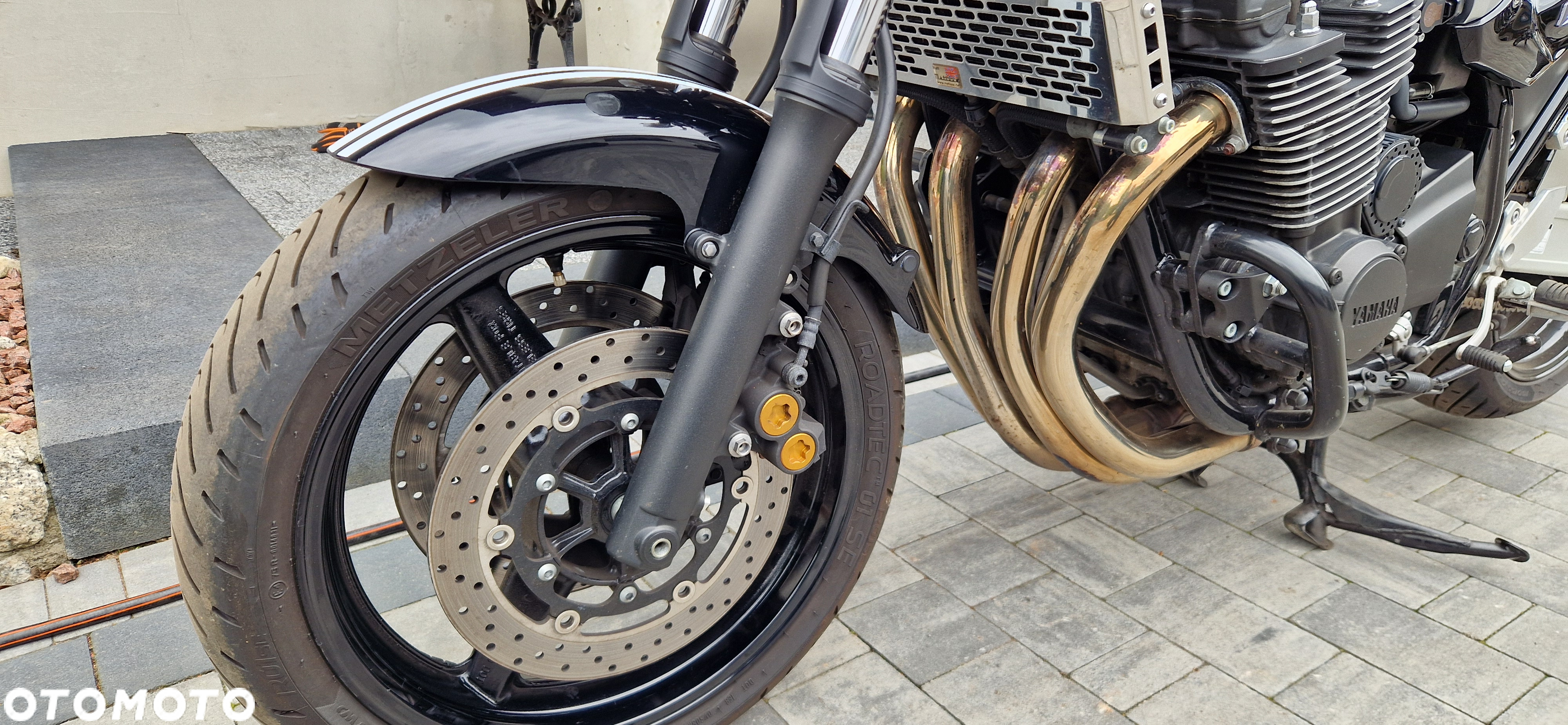 Yamaha XJR - 18