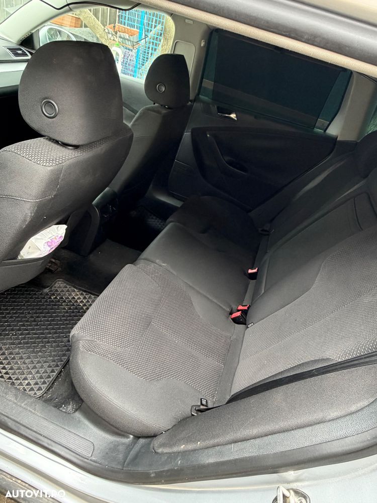 Volkswagen Passat 2.0 TDI Comfortline DPF 4Motion - 10