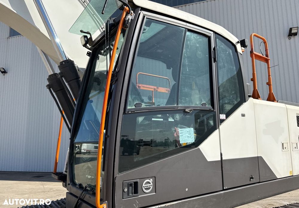 Volvo EC220EL Excavator - 6