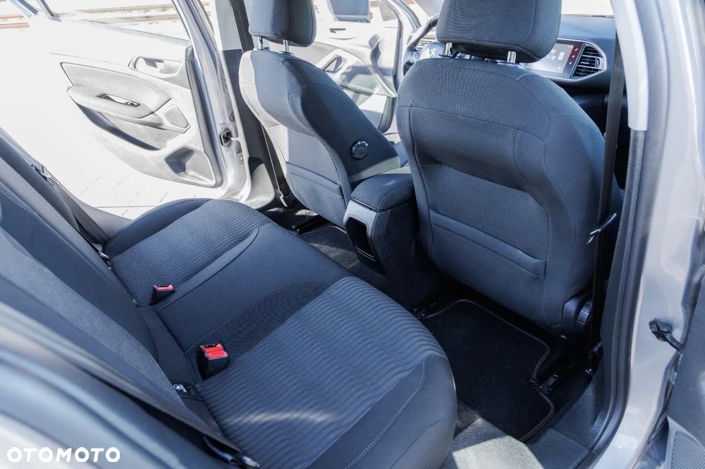 Peugeot 308 1.6 BlueHDi Style S&S - 9