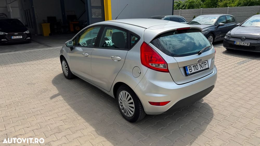Ford Fiesta 1.25i Ambiente - 5