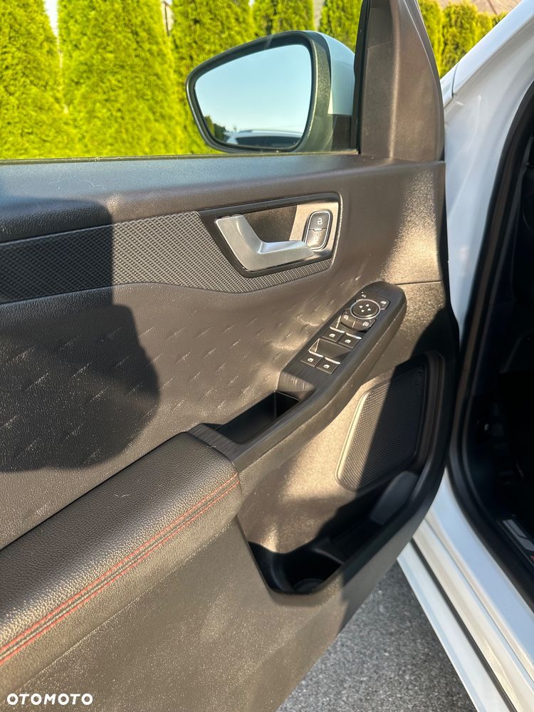 Ford Kuga - 17