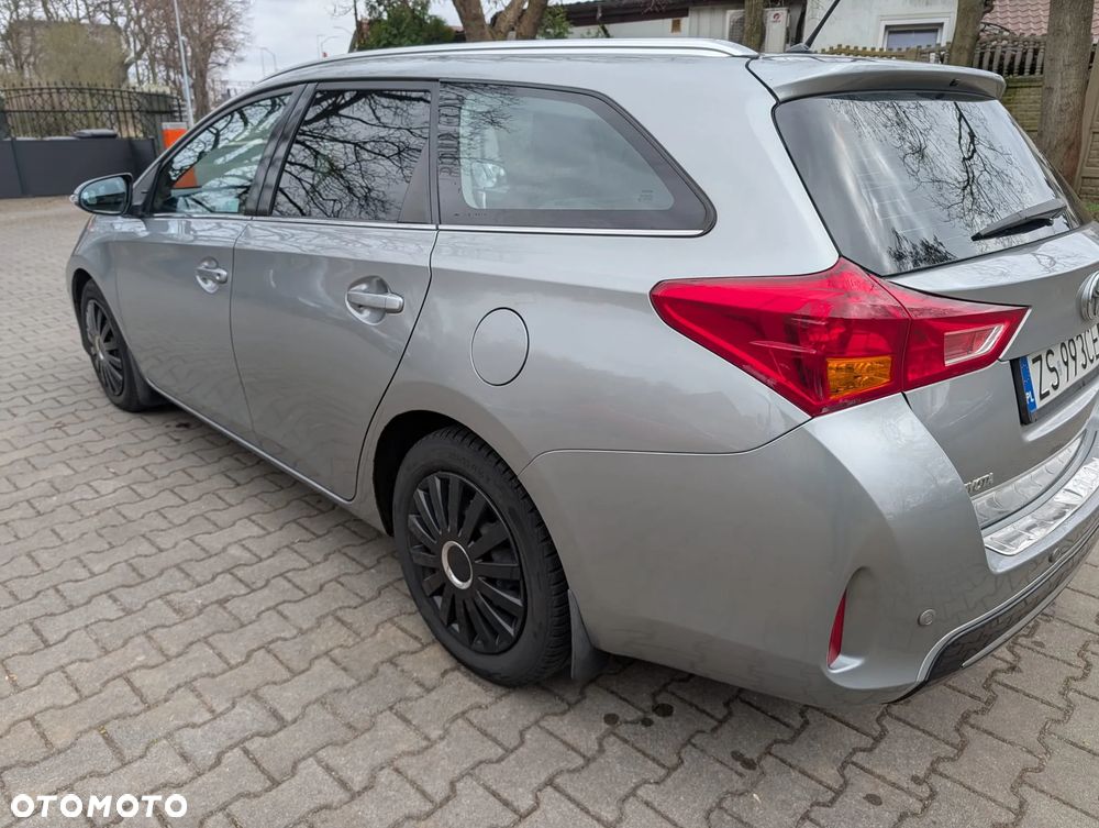 Toyota Auris 1.4 D-4D Premium Comfort - 14