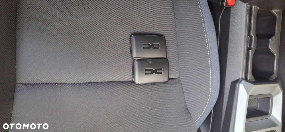 Dacia Duster 1.6 Full Hybrid 140 Journey MMT - 35