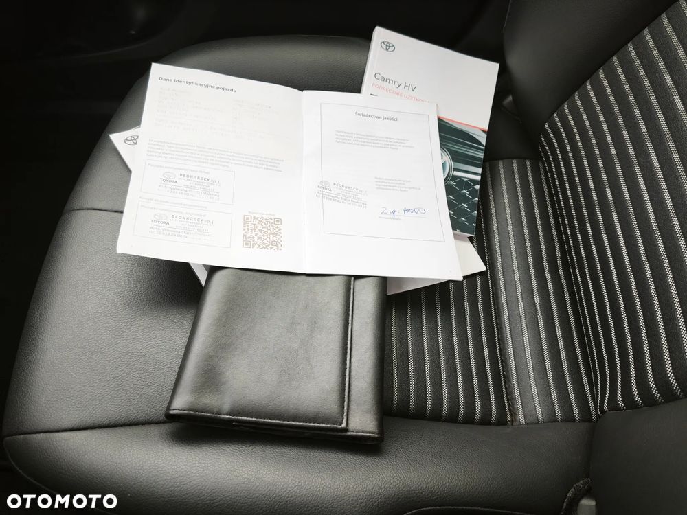 Toyota Camry 2.5 Hybrid Prestige CVT - 24