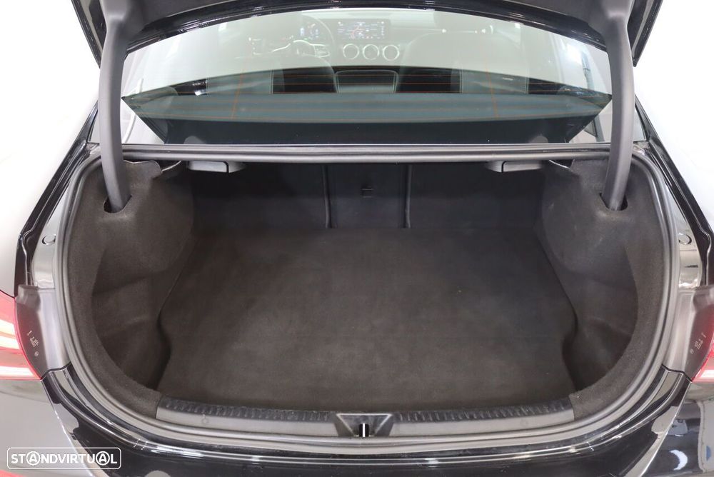 Mercedes-Benz A 250 Limousine e Style Plus - 34