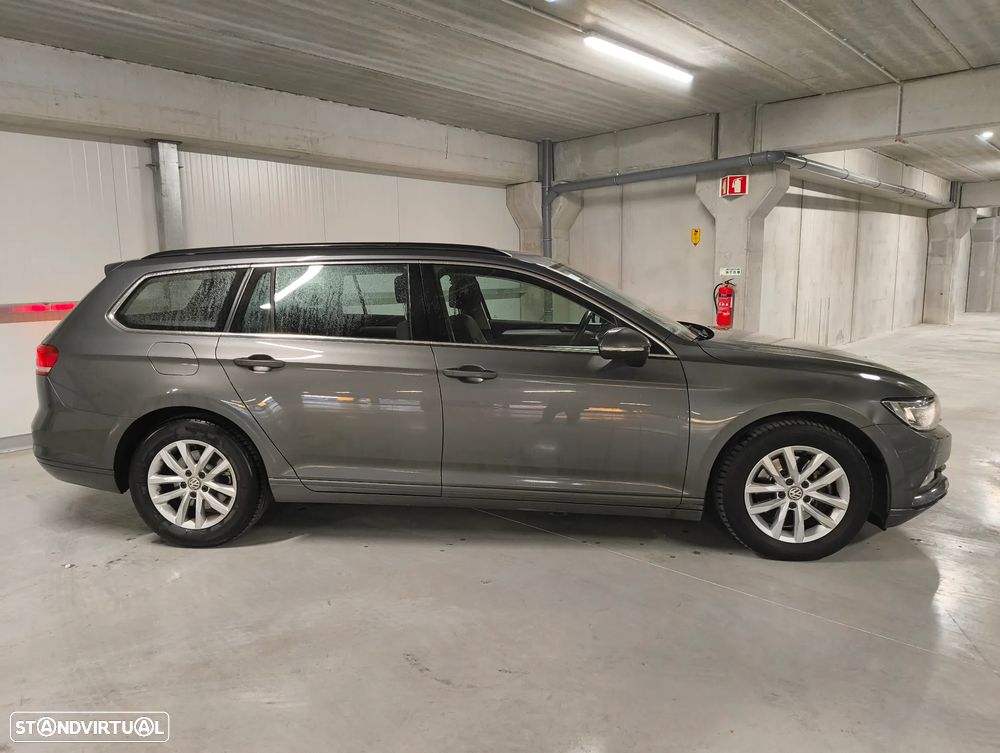 VW Passat Variant 1.6 TDI BlueMotion - 19