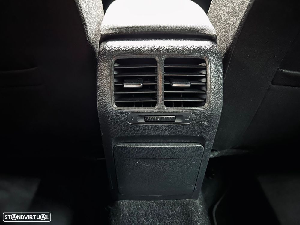 VW Golf 2.0 TDi Sport DSG - 22