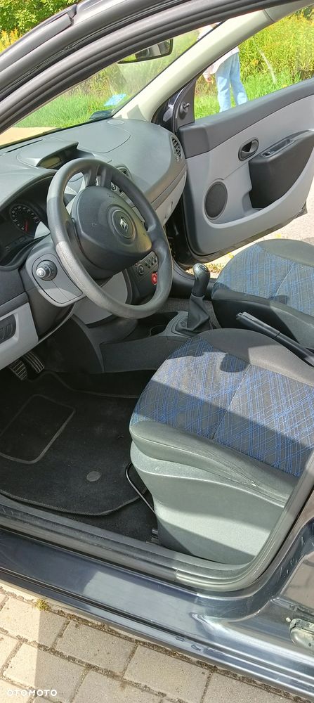 Renault Clio - 14