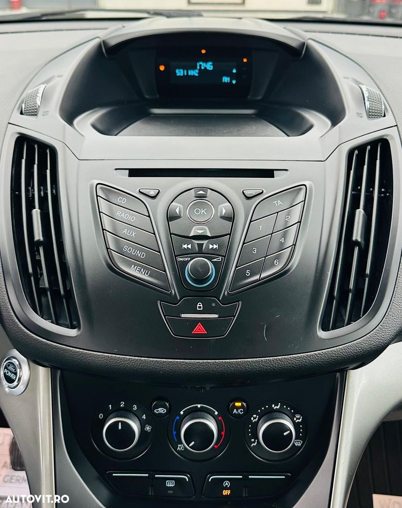 Ford Kuga 1.6 EcoBoost 2x4 Trend - 25