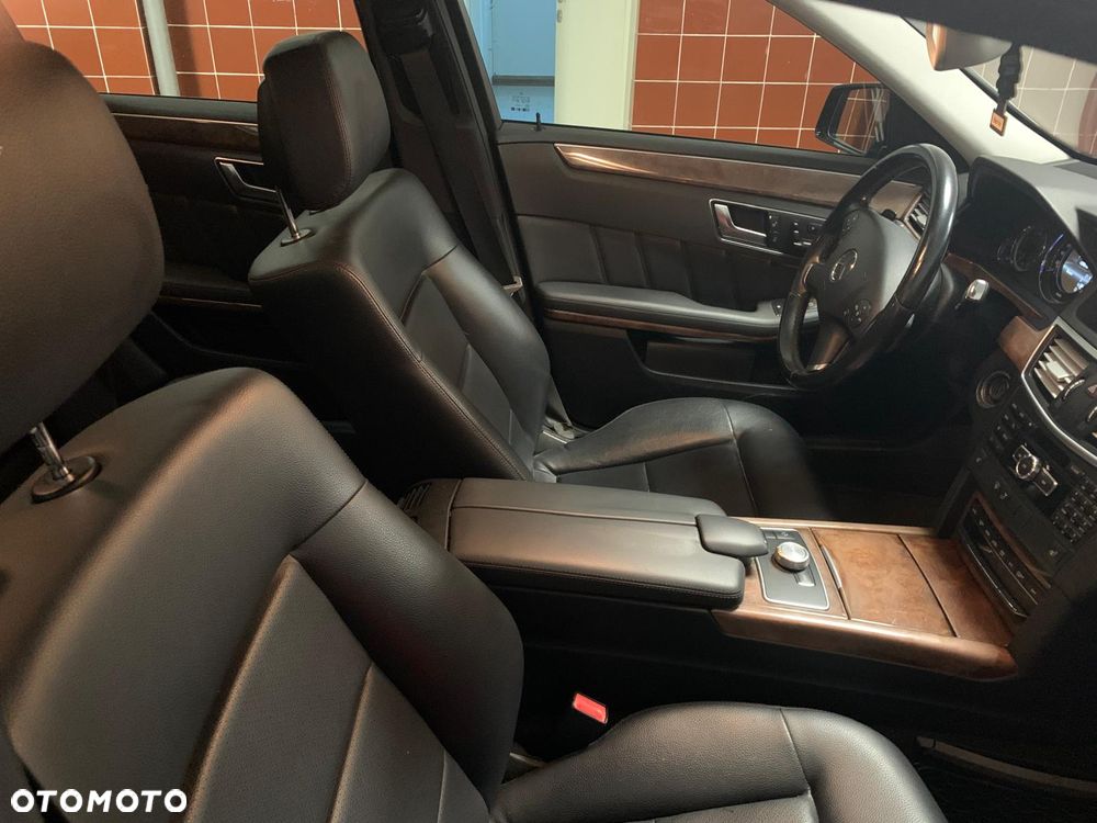 Mercedes-Benz Klasa E - 9