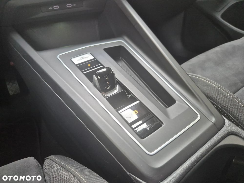 Volkswagen Golf - 30