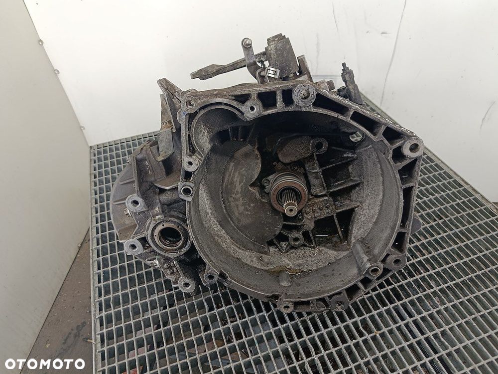 SKRZYNIA BIEGÓW MANUALNA 6 OPEL ASTRA H M32  55192042 1.7 CDTI - 1