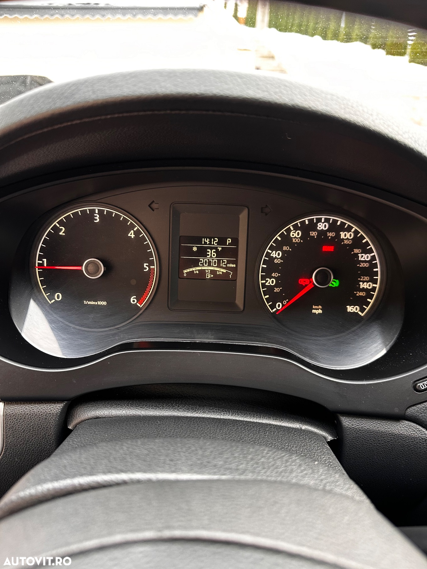 Volkswagen Jetta 2.0 TDI DSG Comfortline - 21