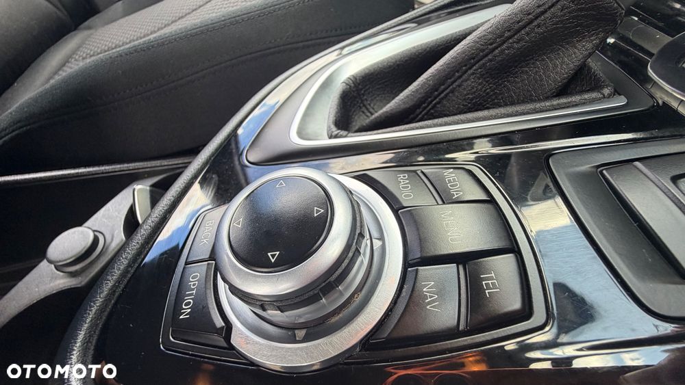 BMW Seria 2 218d - 18