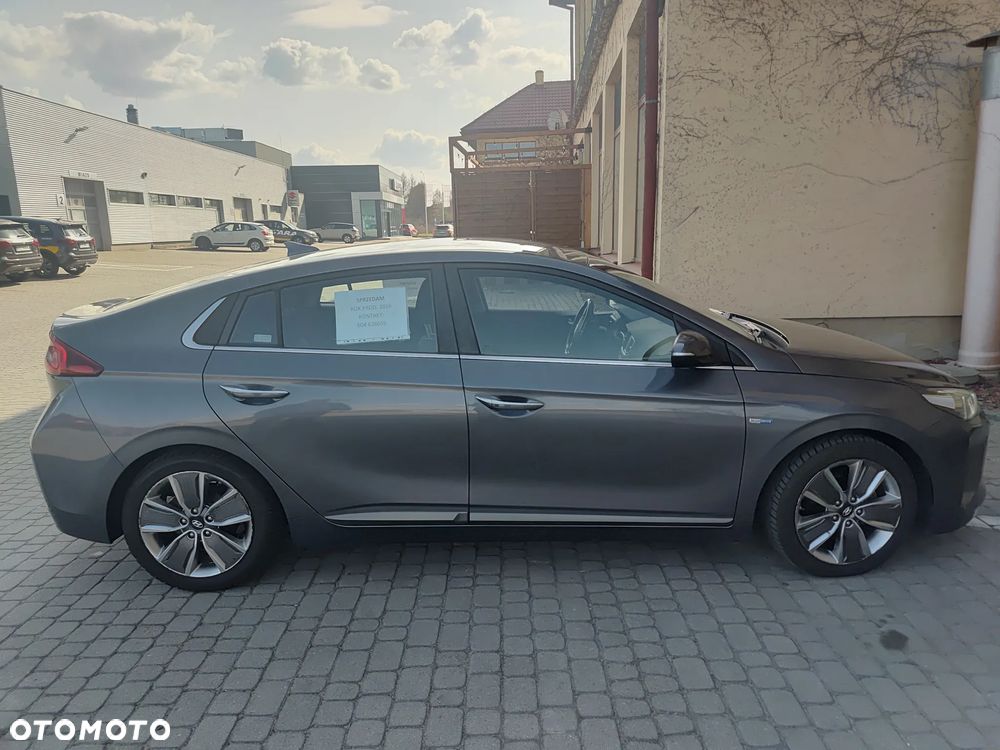 Hyundai IONIQ Hybrid Business - 3