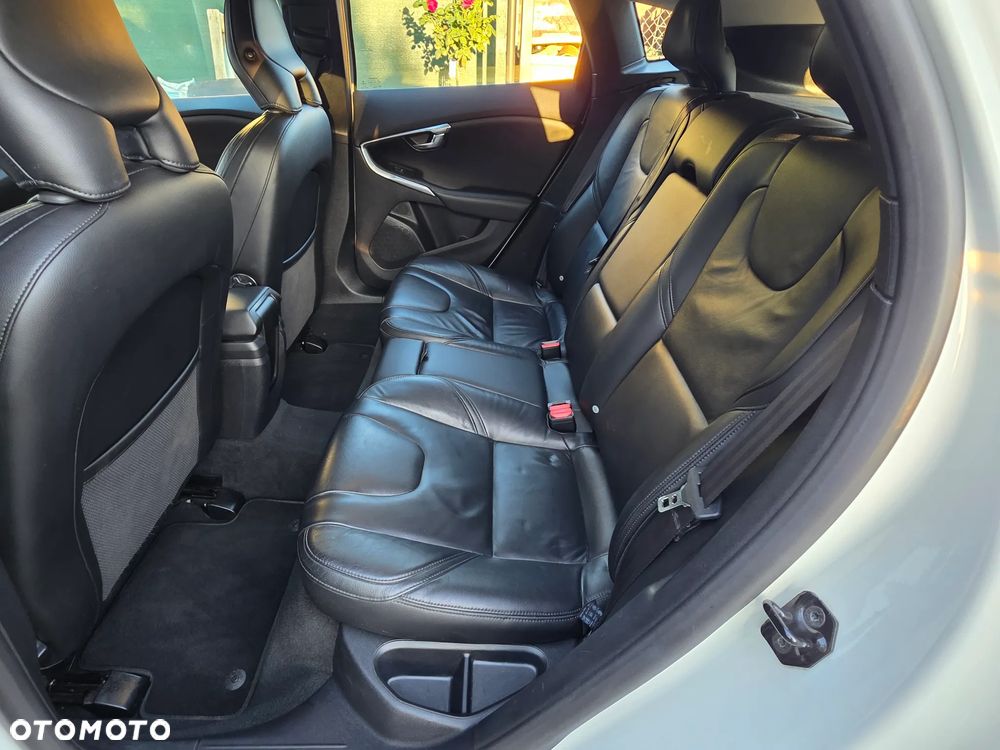 Volvo V40 D3 Summum - 12