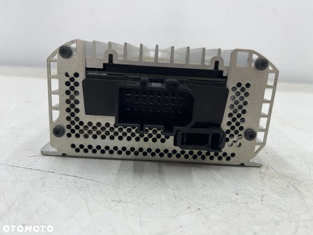 Wzmacniacz antenowy Audi A8 D3 02-10r. moduł radia becker 4e0035223 - 2