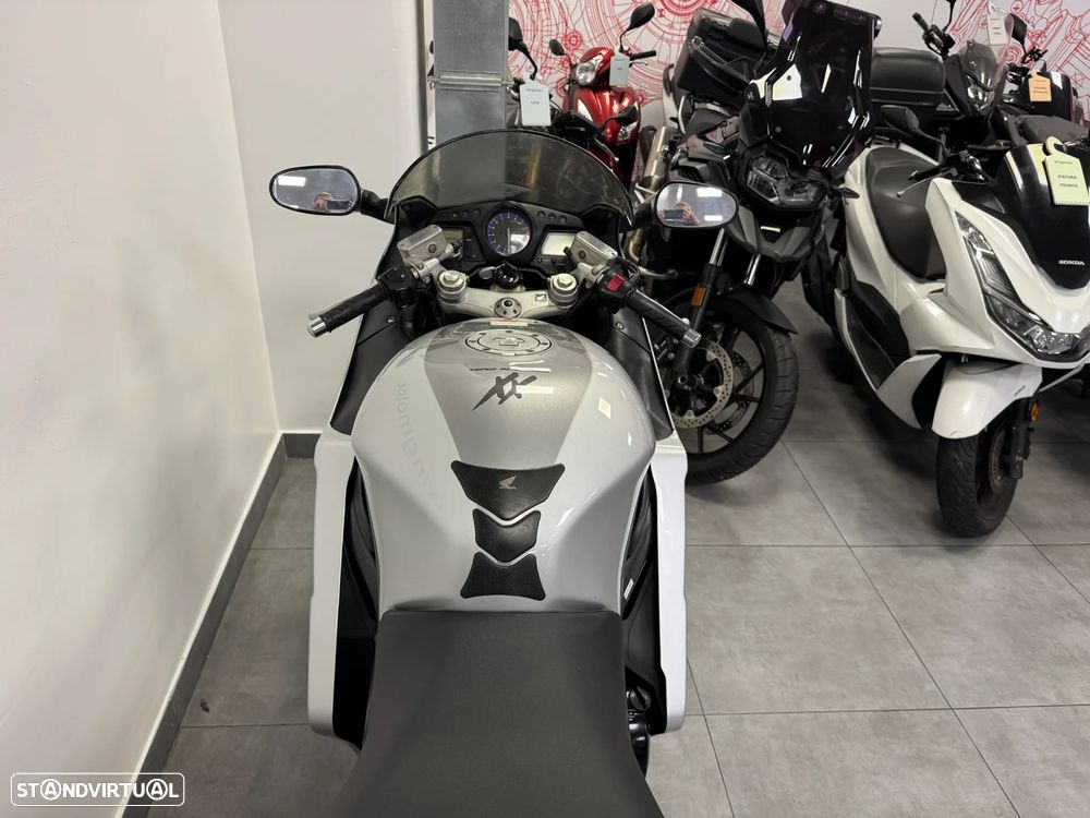 Honda CBR 1100 XX - 7