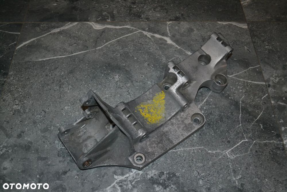 VW AUDI SEAT SKODA ŁAPA PODSTAWA MOCOWANIE ALTERNATORA 06A903143P - 2